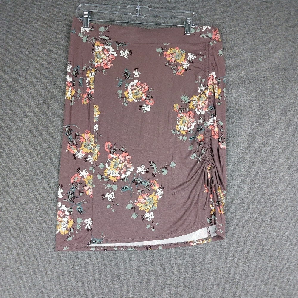 MAURICES WOMENS MULTICOLOR FLORAL SIDE RUCHED ELASTIC WAIST SKIRT SIZE LARGE NWT